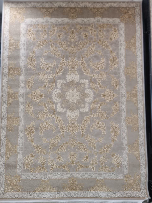فرش ۷۰۰ شانه هایباک طلا کوب ساقی سیلور - گالری فرش ترنج اصفهان