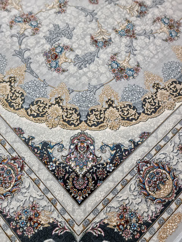 فرش ۷۰۰ شانه میراث نقره ای - گالری فرش ترنج اصفهان