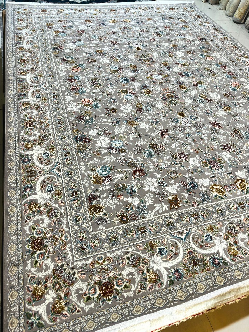 فقط ۴ تخته ۹متری ۷۰۰شانه تراکم۲۵۵۰  دیزاین ۱۲۰۰شانه ۱۰۰درصد اکرلیک(ته انباری) تخفیفی